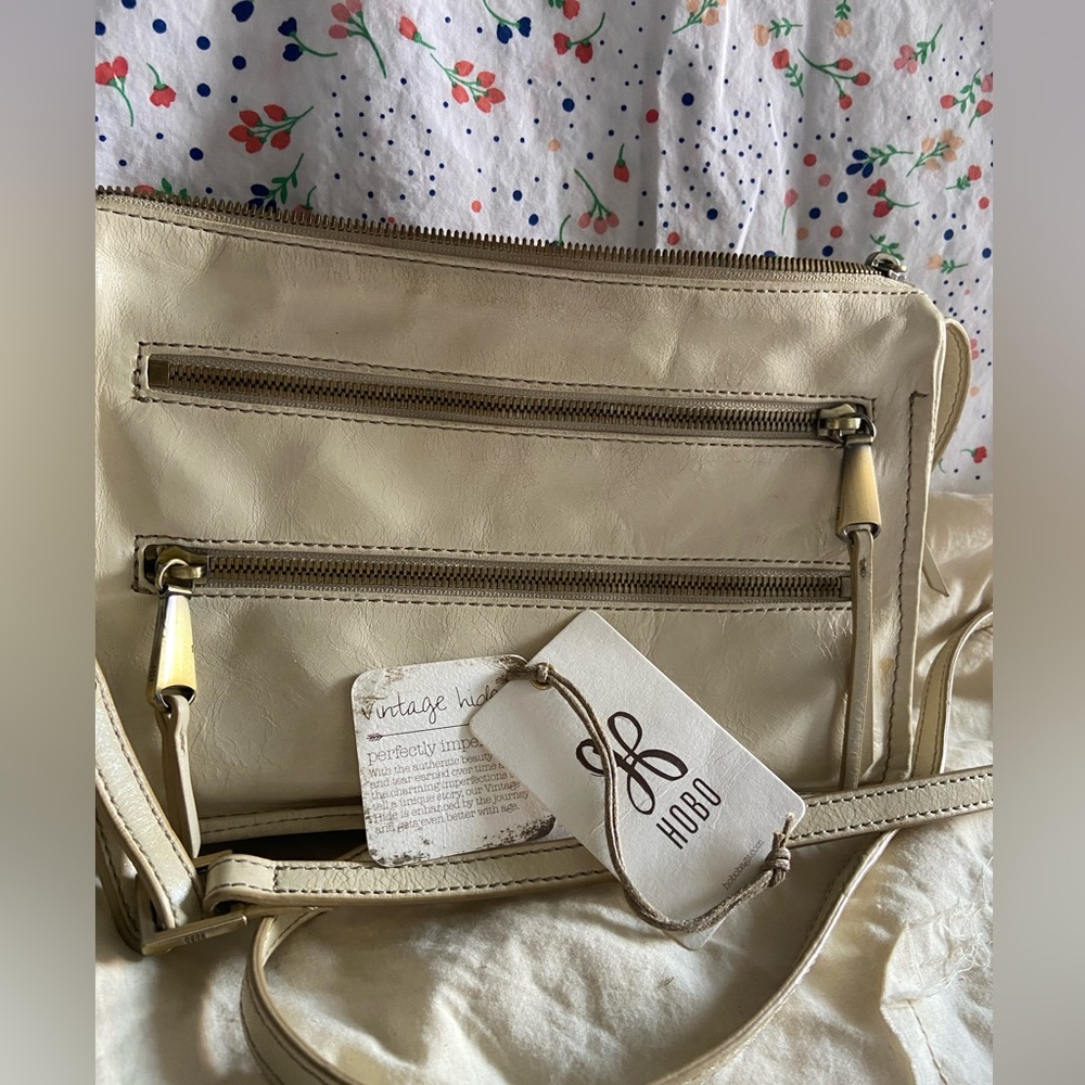 HOBO small crossover in cream